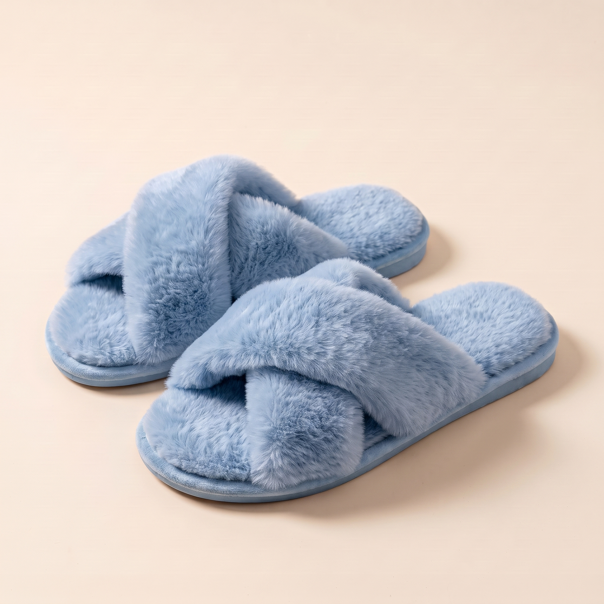 Claquettes Nuage Femme fausse fourrure – Bleu ciel