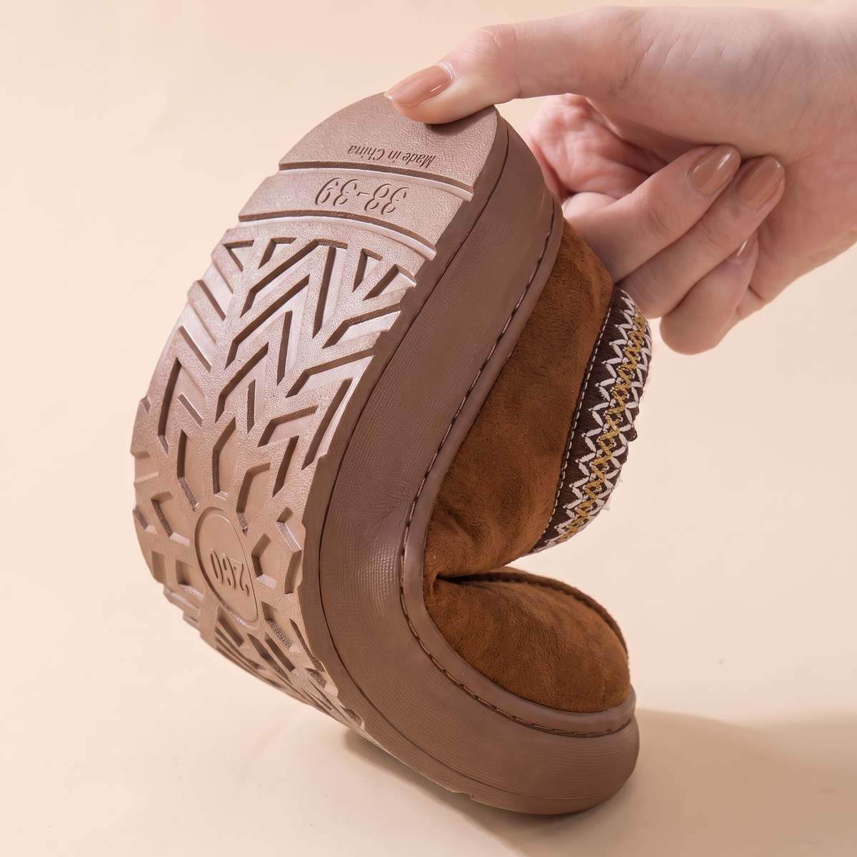 Semelle souple et antidérapante des chaussons Nordique Femme Marron