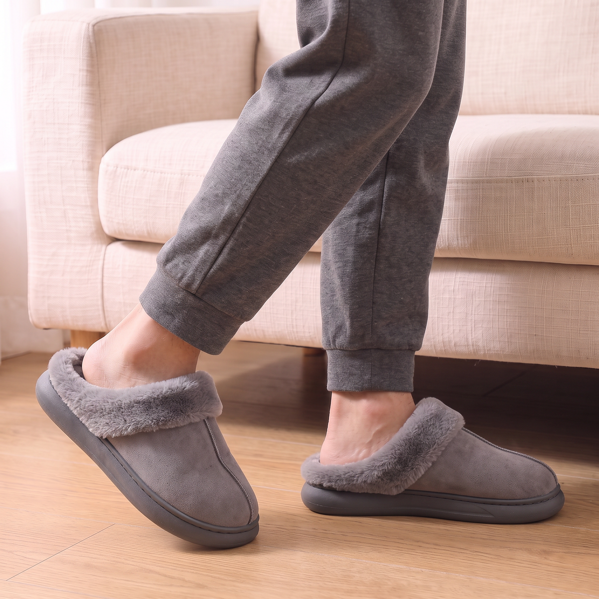 Mules Montagne Homme Gris portées en marchant